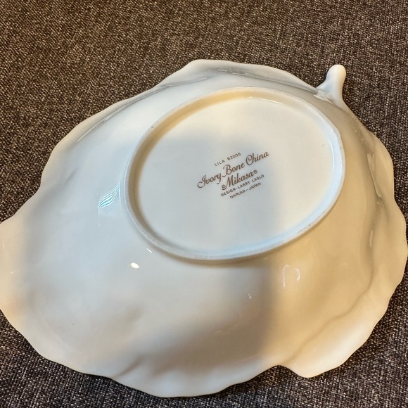 Mikasa Ivory Bone China Lila B2006 Bowl Dish Floral Delicate Detail Design - Picture 2 of 7